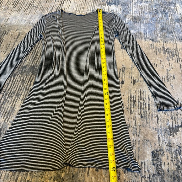 Active USA gray/white striped long sleeve flowy cardigan sweater Small - Picture 3 of 8